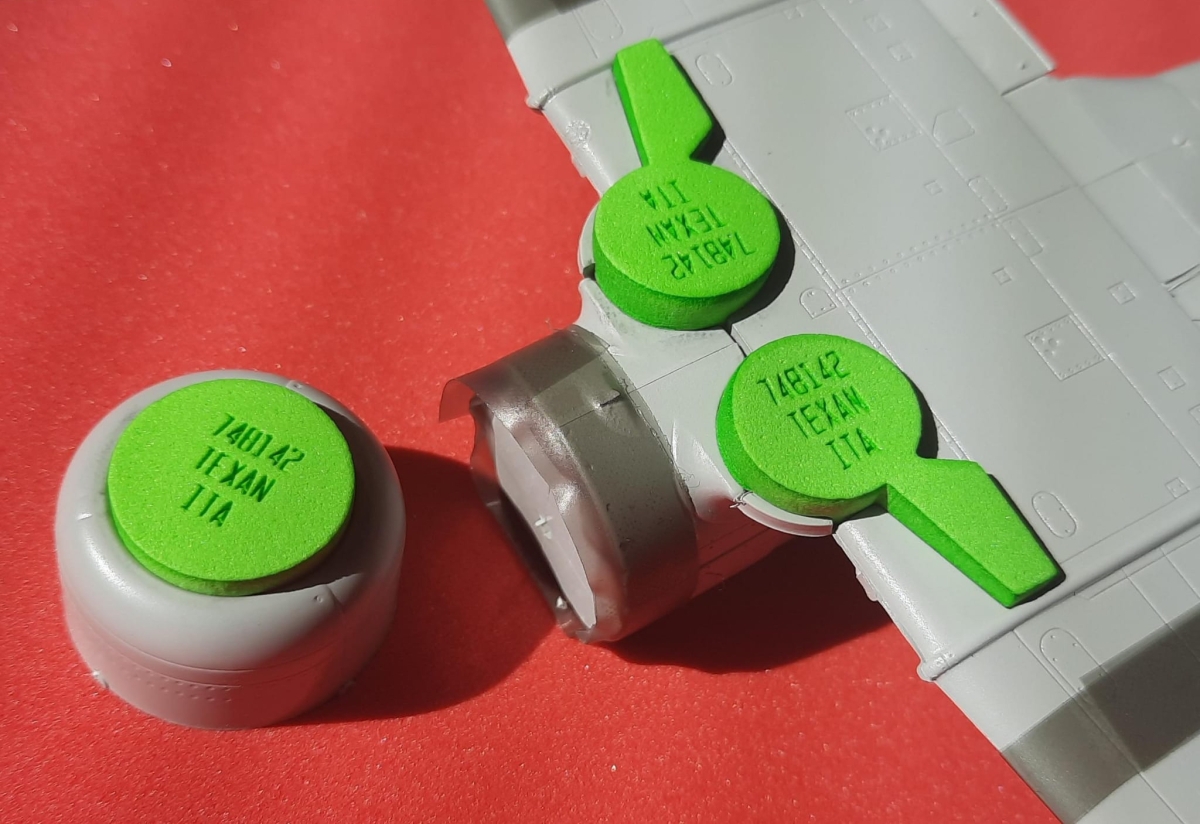 748142 1/48 T-6G Texan / Harvard wheel bay plugs (for Italeri)