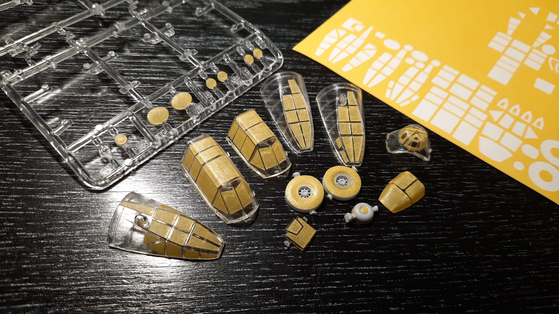 57029 1/72 Pe-2 mask (for UM)